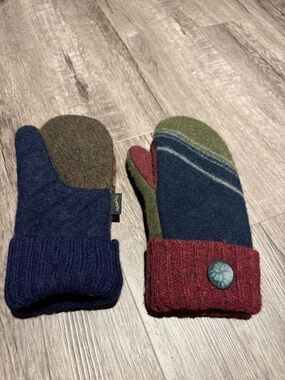 Beautiful Baabaazuzu Mittens